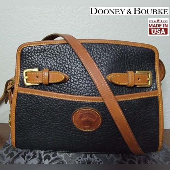 DOONEY & BOURKE FRONT BUCKLE ZIP TOP - Picture 1 of 10